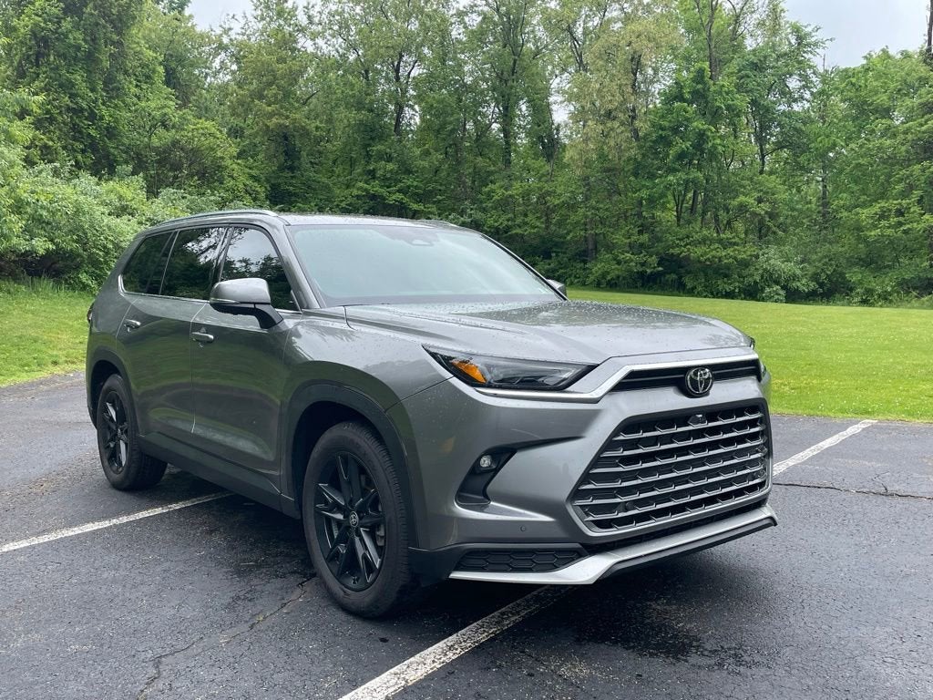 2025 Toyota Grand Highlander Hybrid MAX Platinum AWD's photo