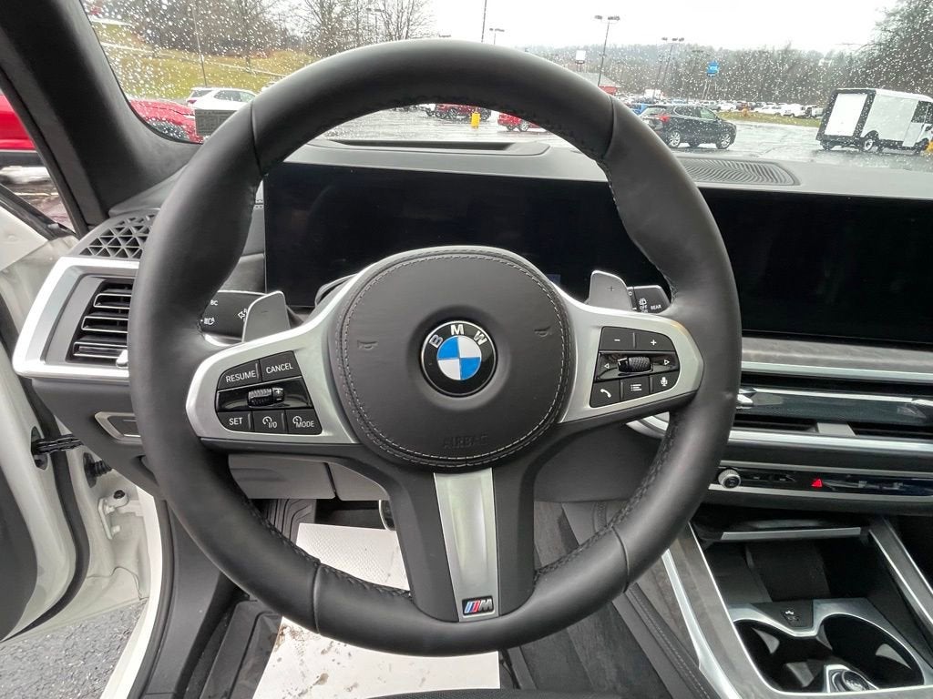 2025 BMW X7 xDrive40i