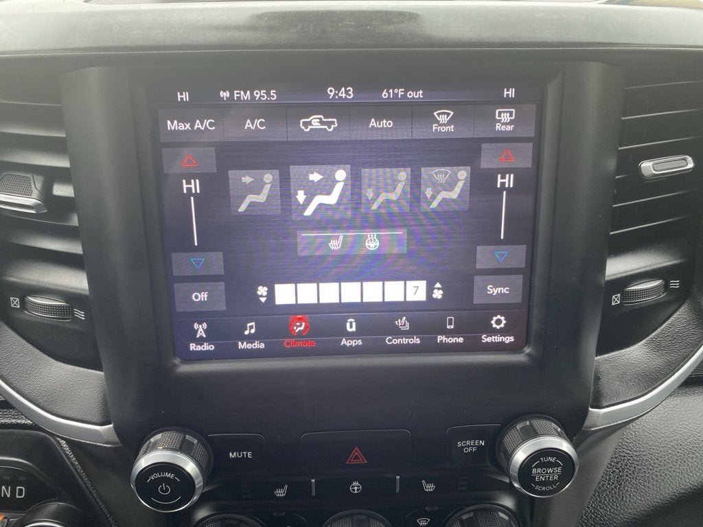 2020 RAM 1500 Big Horn Crew Cab 4x4 5'7" Box