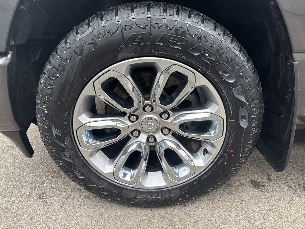 2023 RAM 1500 Laramie Crew Cab 4x4 5'7" Box