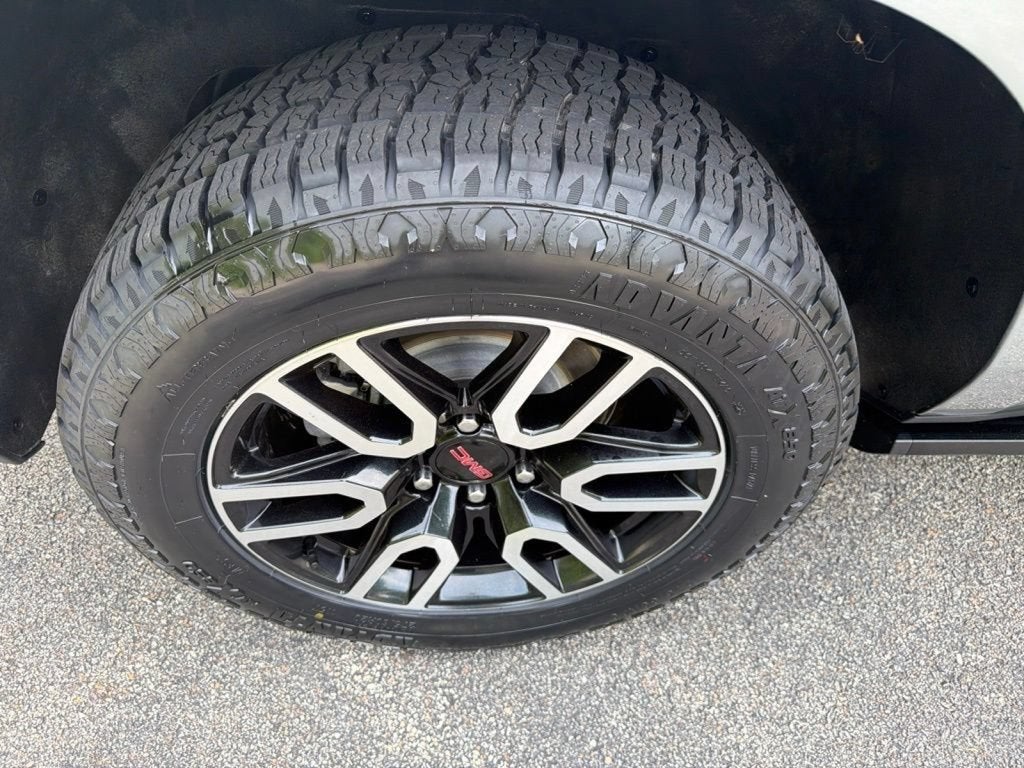 2023 GMC Yukon XL AT4