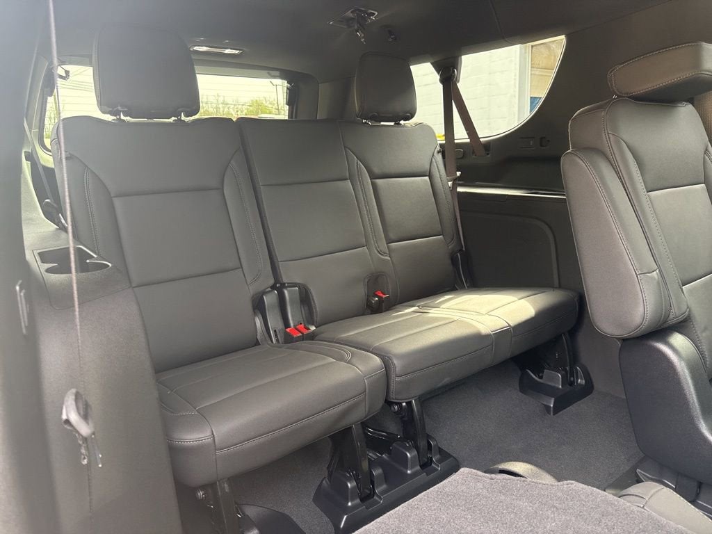 2025 Chevrolet Suburban LT