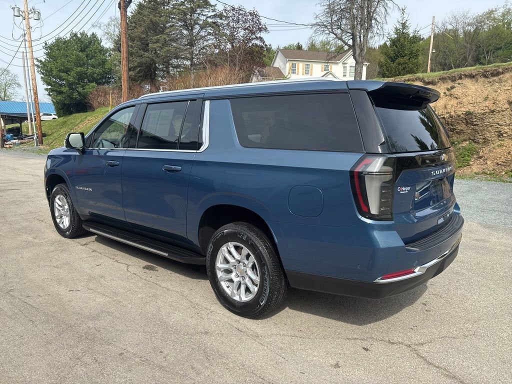 2025 Chevrolet Suburban LT