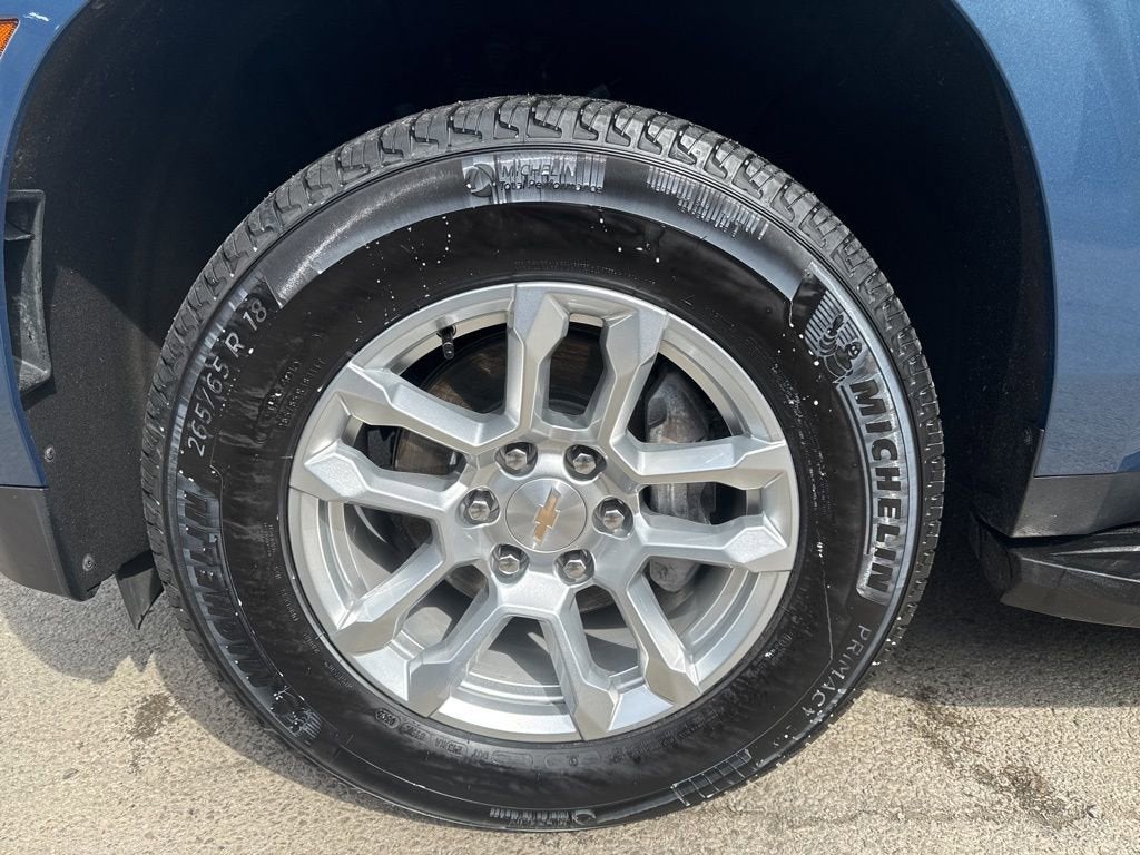 2025 Chevrolet Suburban LT