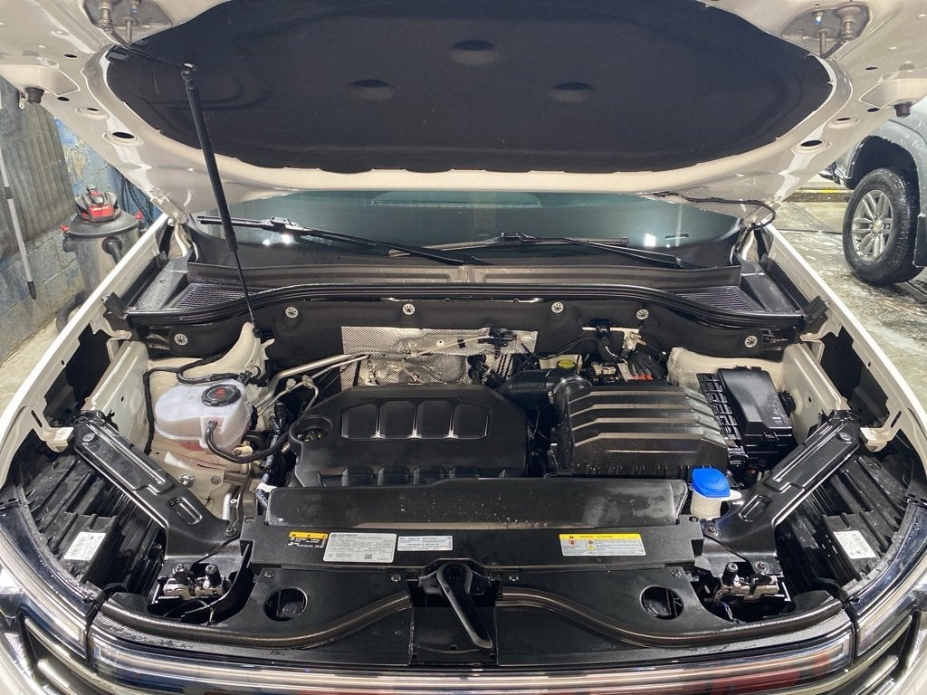 2025 Volkswagen Atlas 2.0T SE w/Technology