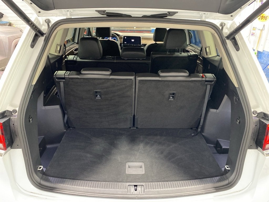 2025 Volkswagen Atlas 2.0T SE w/Technology