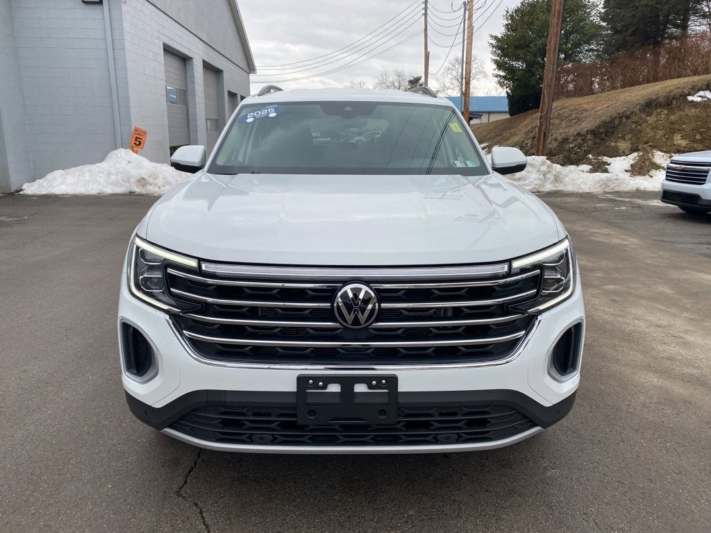 2025 Volkswagen Atlas 2.0T SE w/Technology