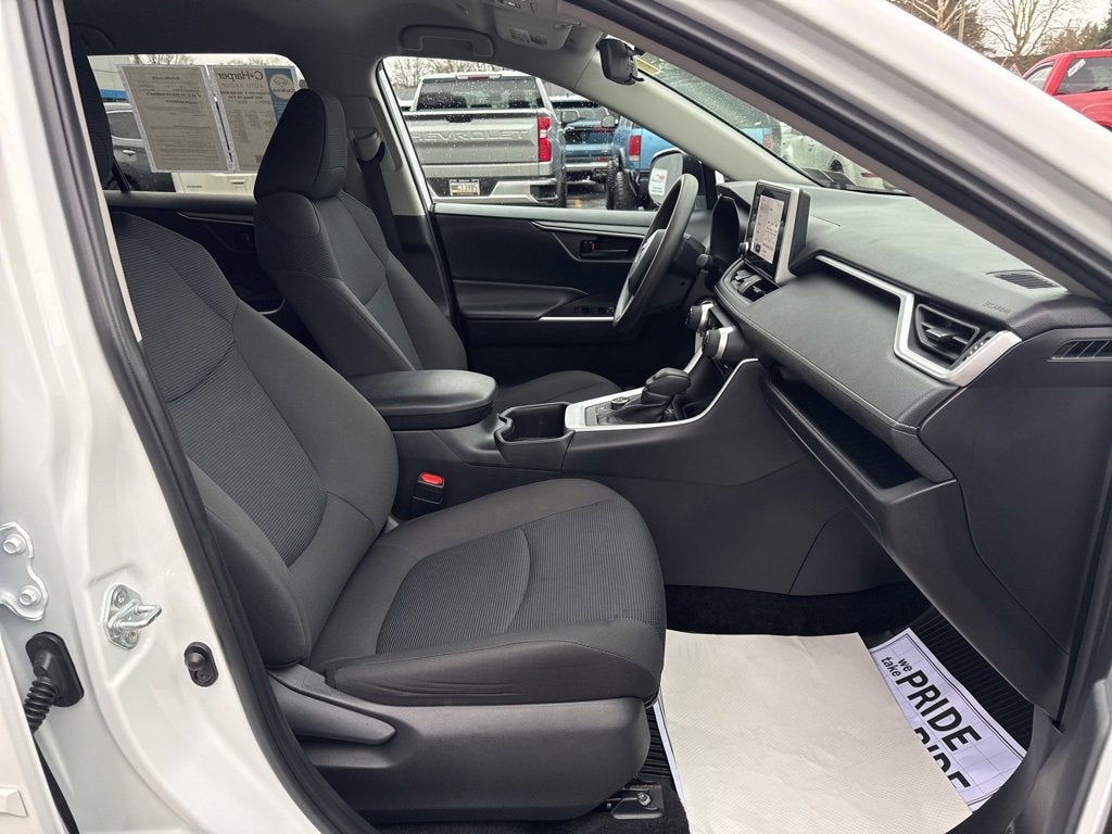 2024 Toyota RAV4 Hybrid LE