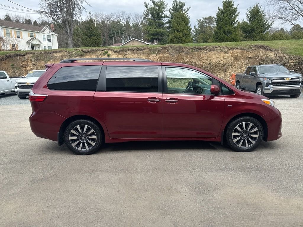 2019 Toyota Sienna XLE Premium 7 Passenger