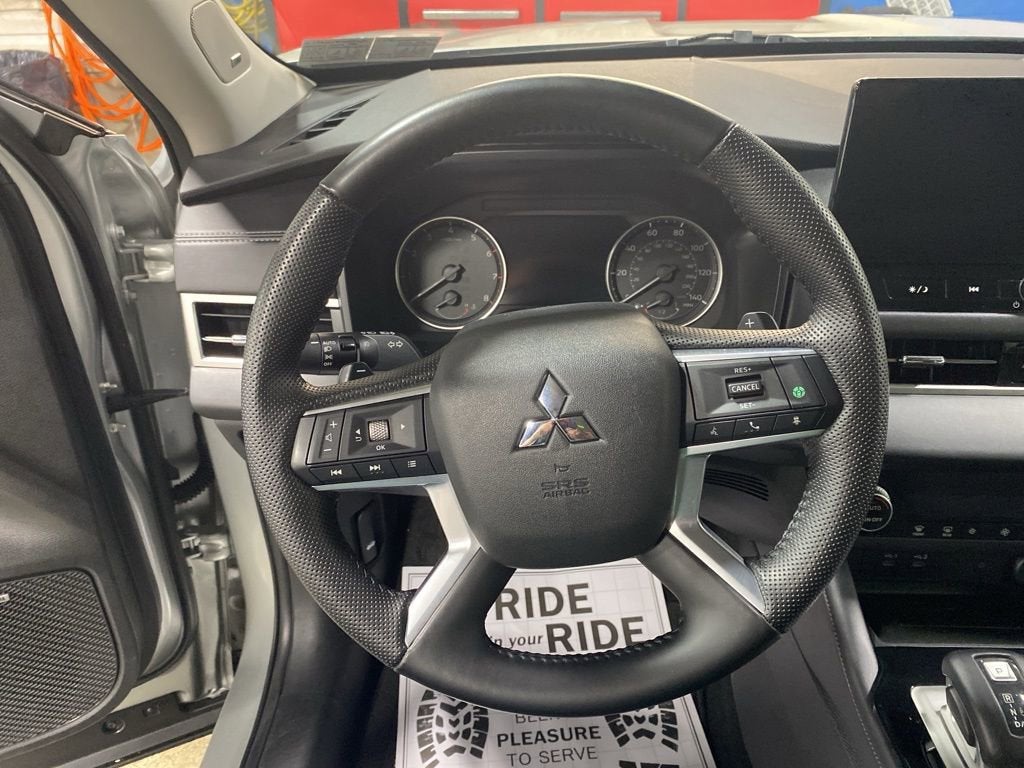 2025 Mitsubishi Outlander SE