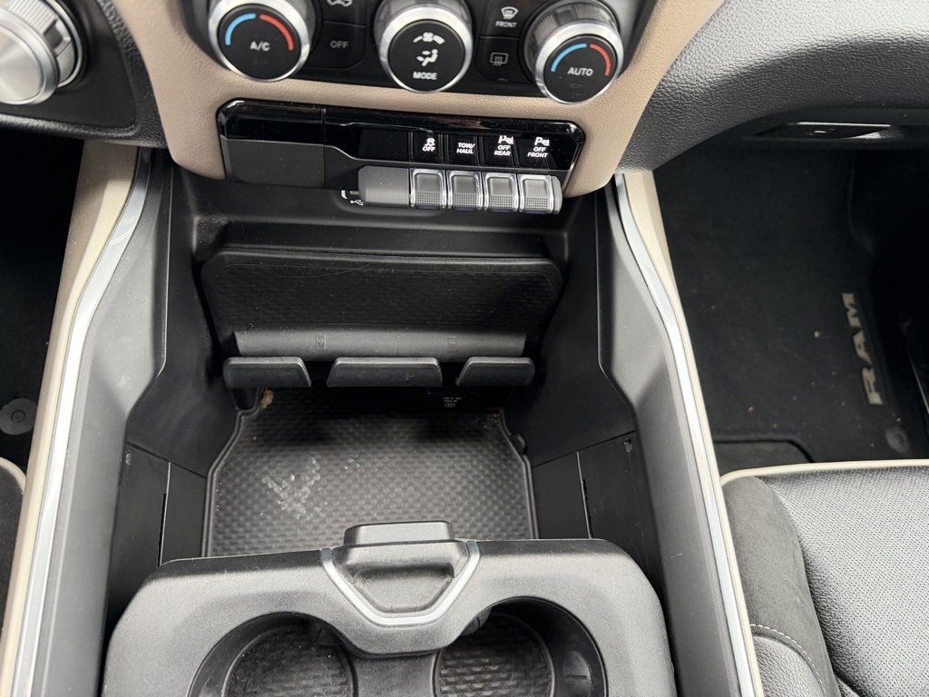 2022 RAM 1500 Laramie Crew Cab 4x4 5'7" Box