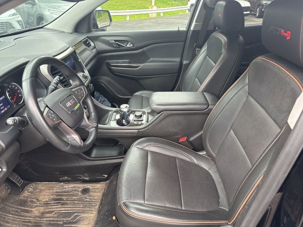 2023 GMC Acadia AT4