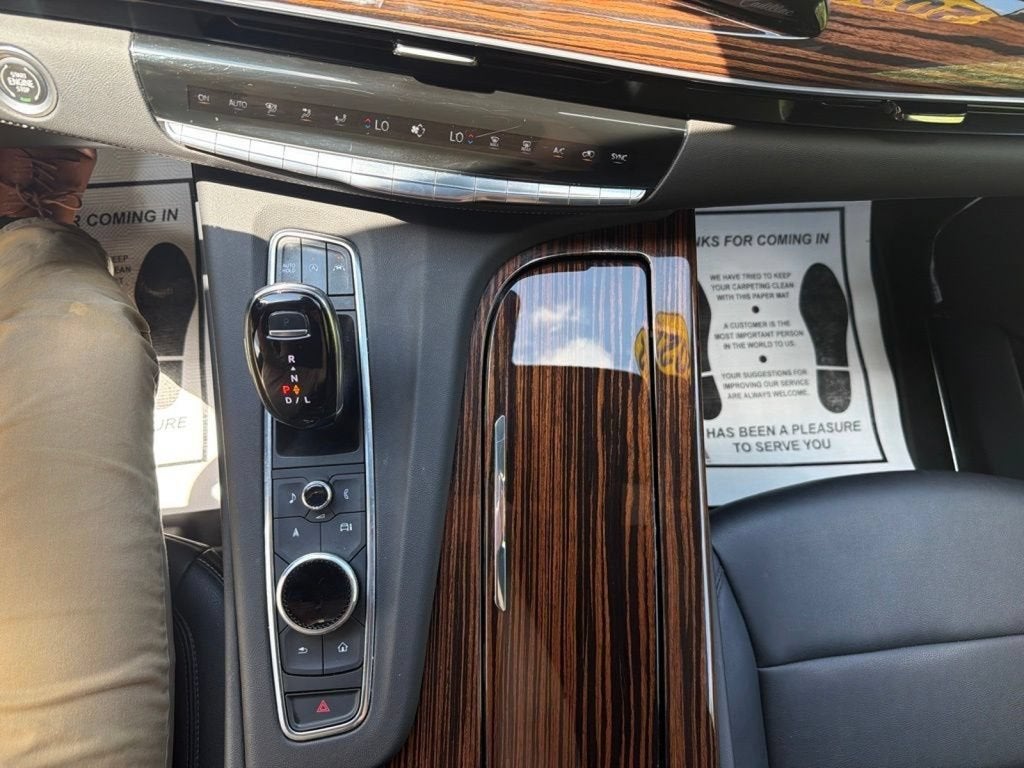 2022 Cadillac Escalade Luxury