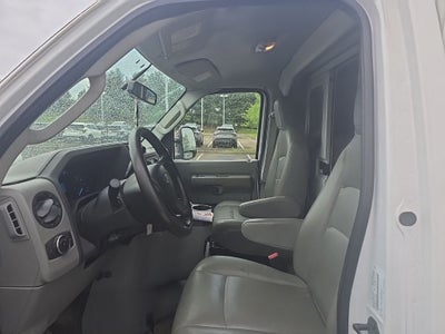 2022 Ford E-350SD Base Cutaway