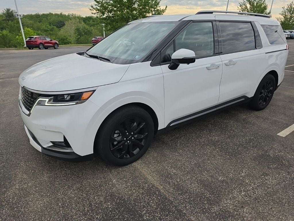2024 Kia Carnival SX