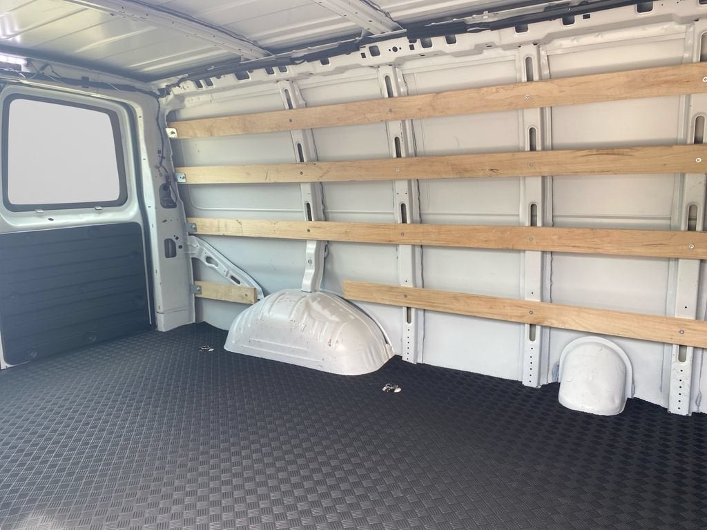 2025 Chevrolet Express Cargo WT