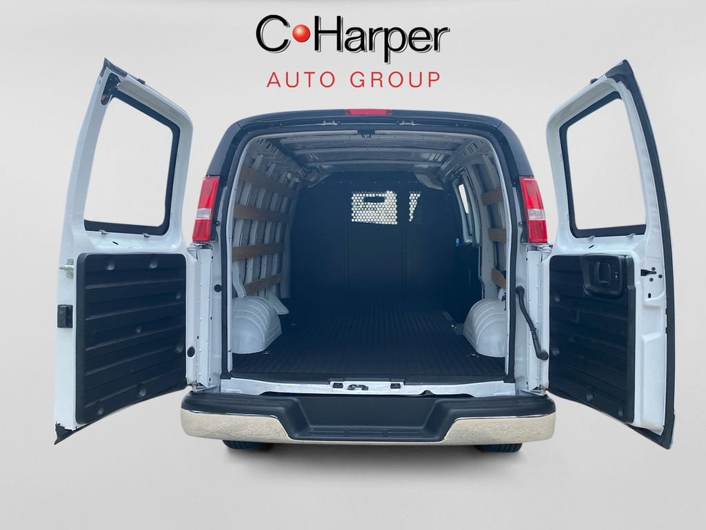 2025 Chevrolet Express Cargo WT