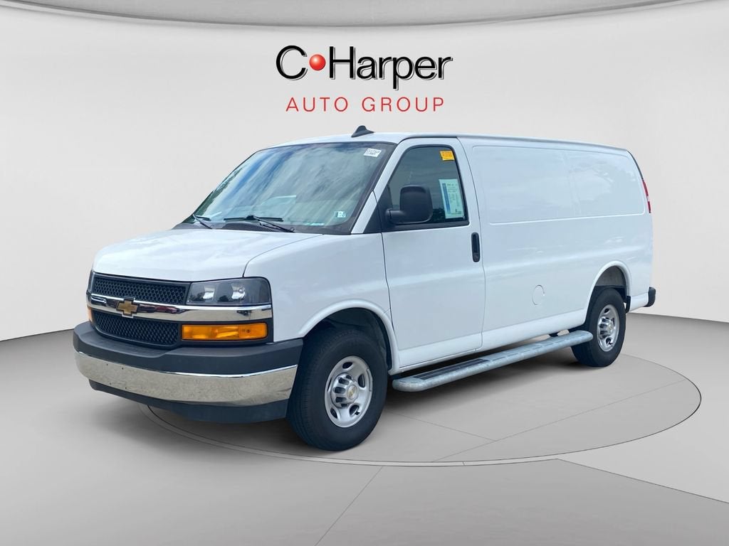2025 Chevrolet Express Cargo WT