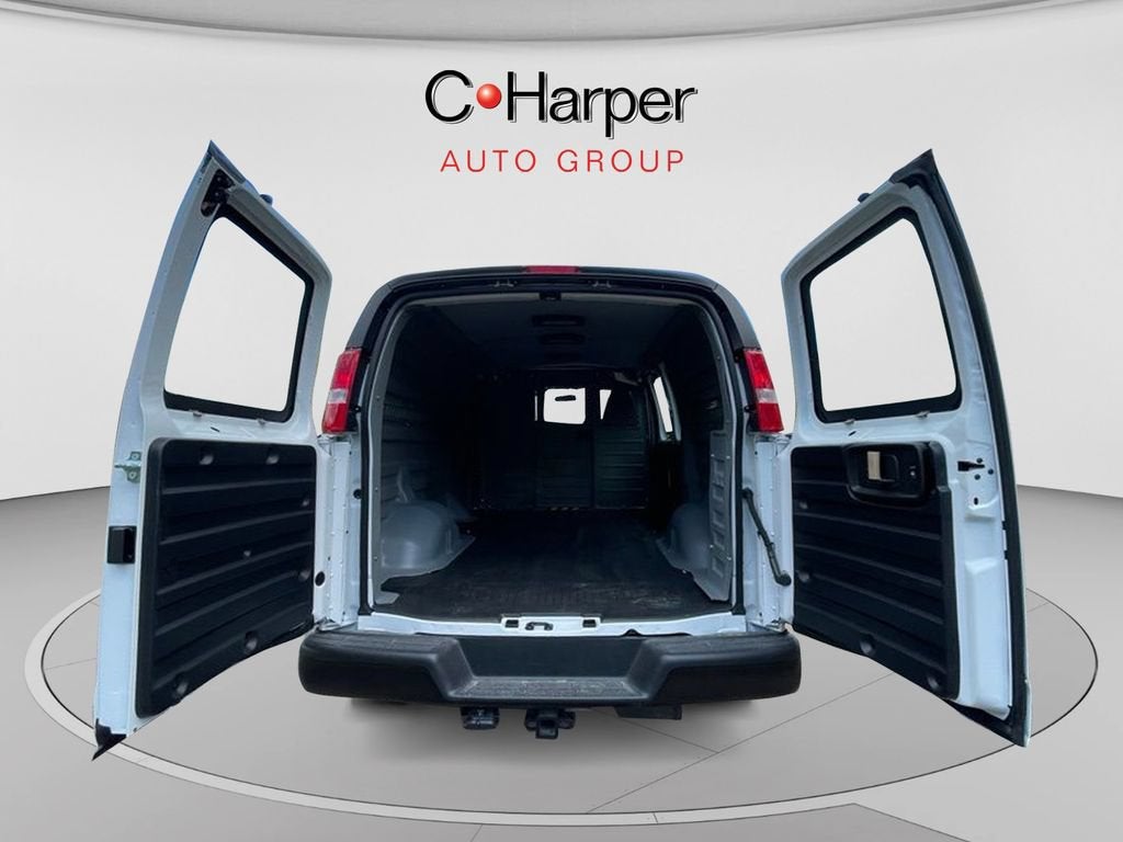 2025 Chevrolet Express Cargo WT