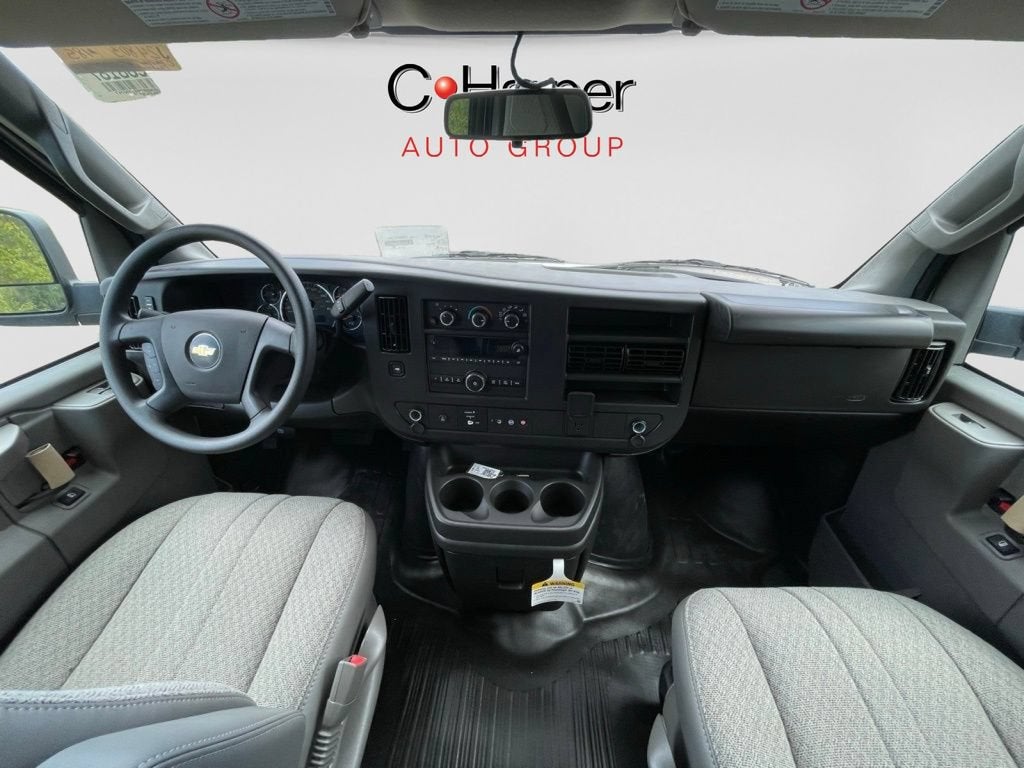 2025 Chevrolet Express Cargo WT