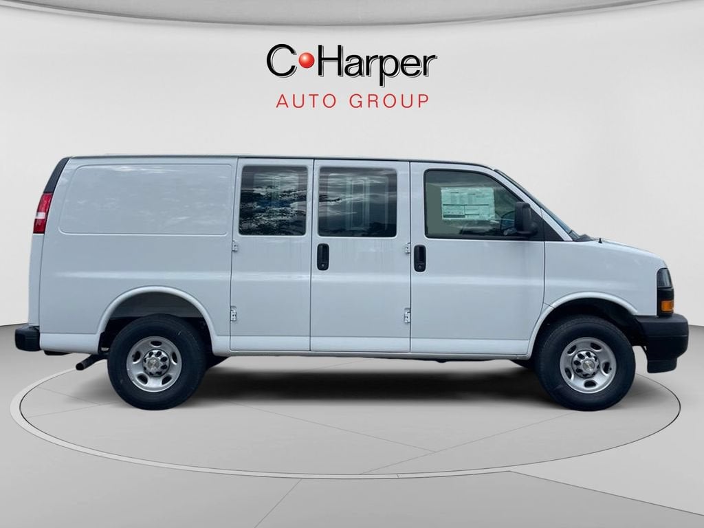 2025 Chevrolet Express Cargo WT