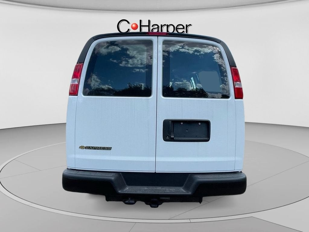 2025 Chevrolet Express Cargo WT