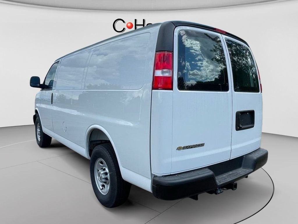 2025 Chevrolet Express Cargo WT