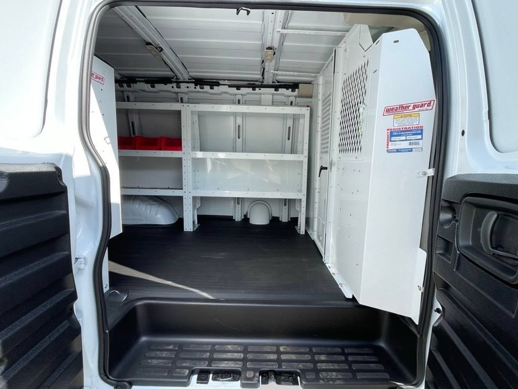 2025 Chevrolet Express Cargo WT