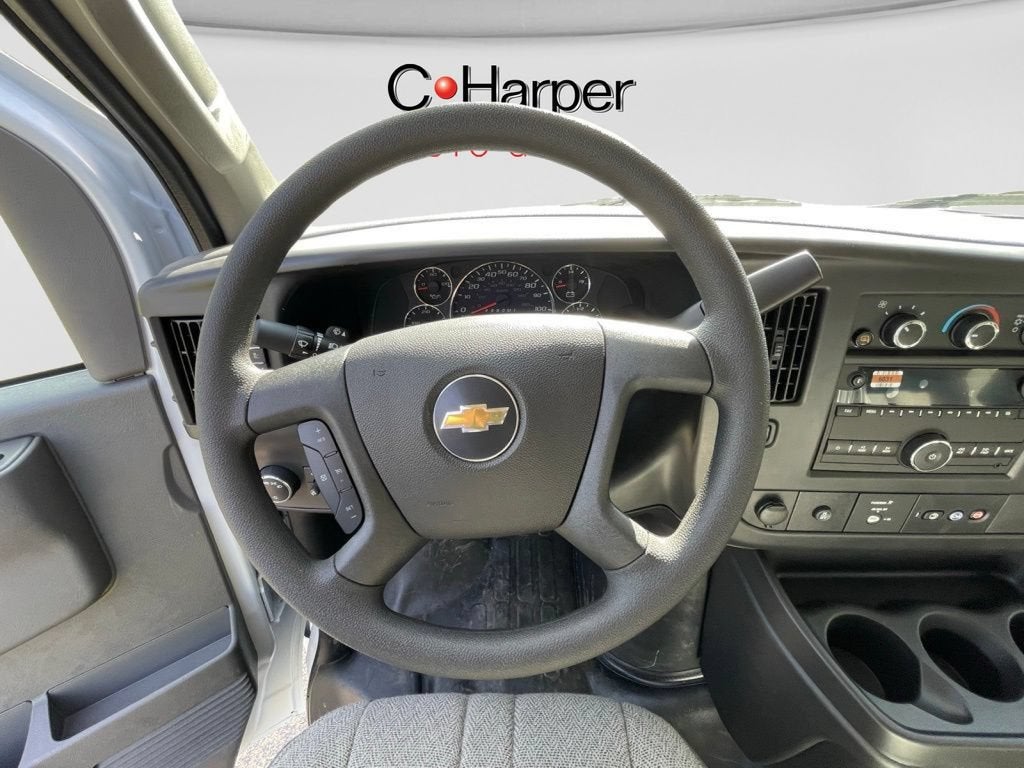 2025 Chevrolet Express Cargo WT