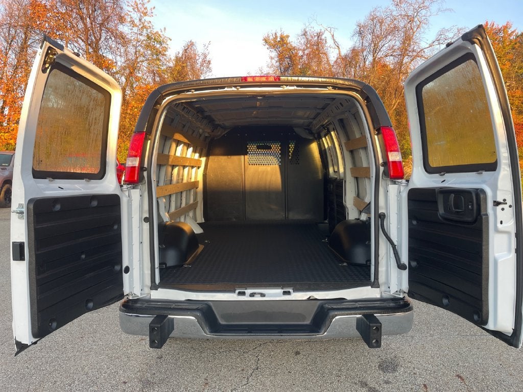 2025 GMC Savana Cargo Work Van
