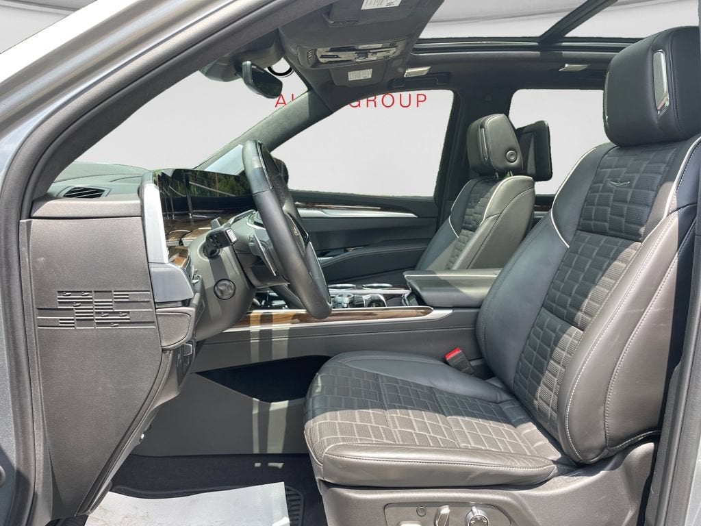 2025 Cadillac Escalade Sport Platinum