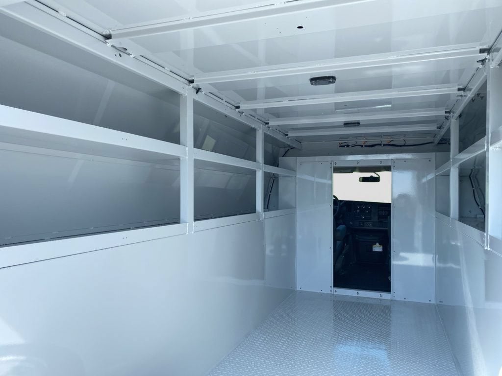2026 Chevrolet Express Cutaway 3500 1WT