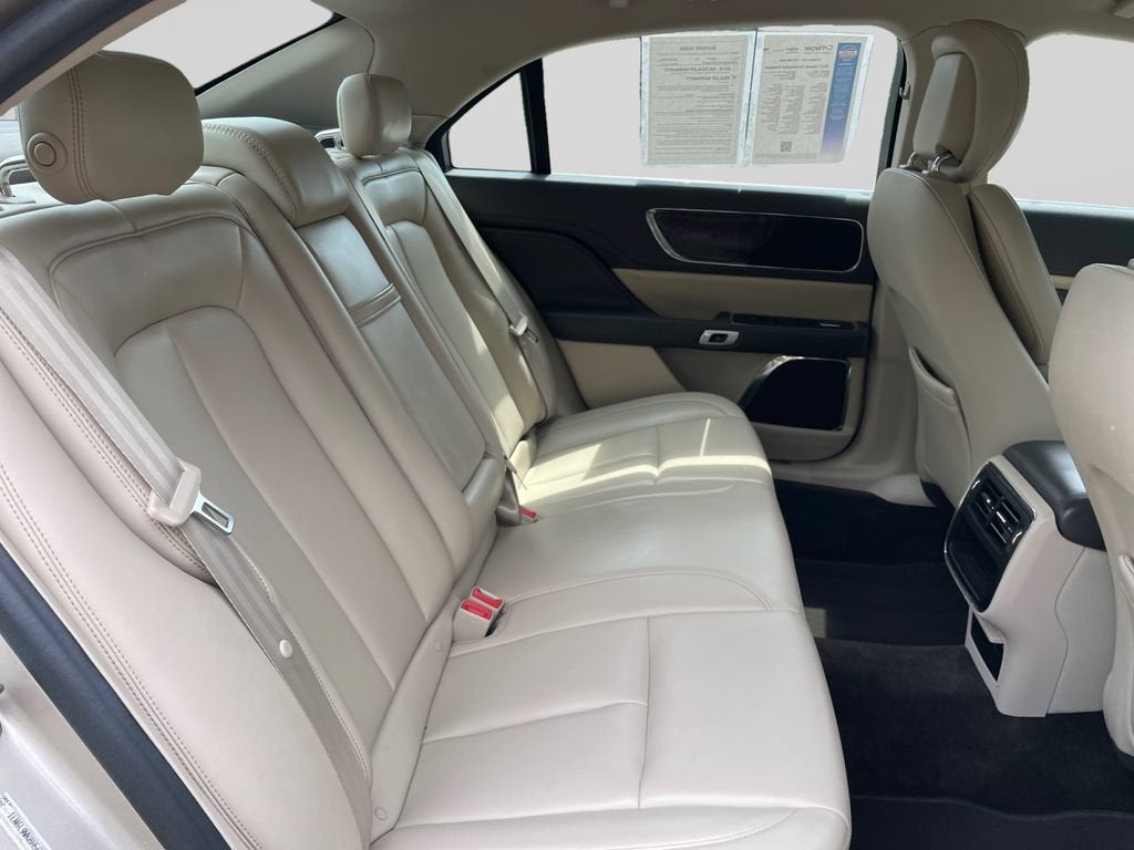 2017 Lincoln Continental Premiere