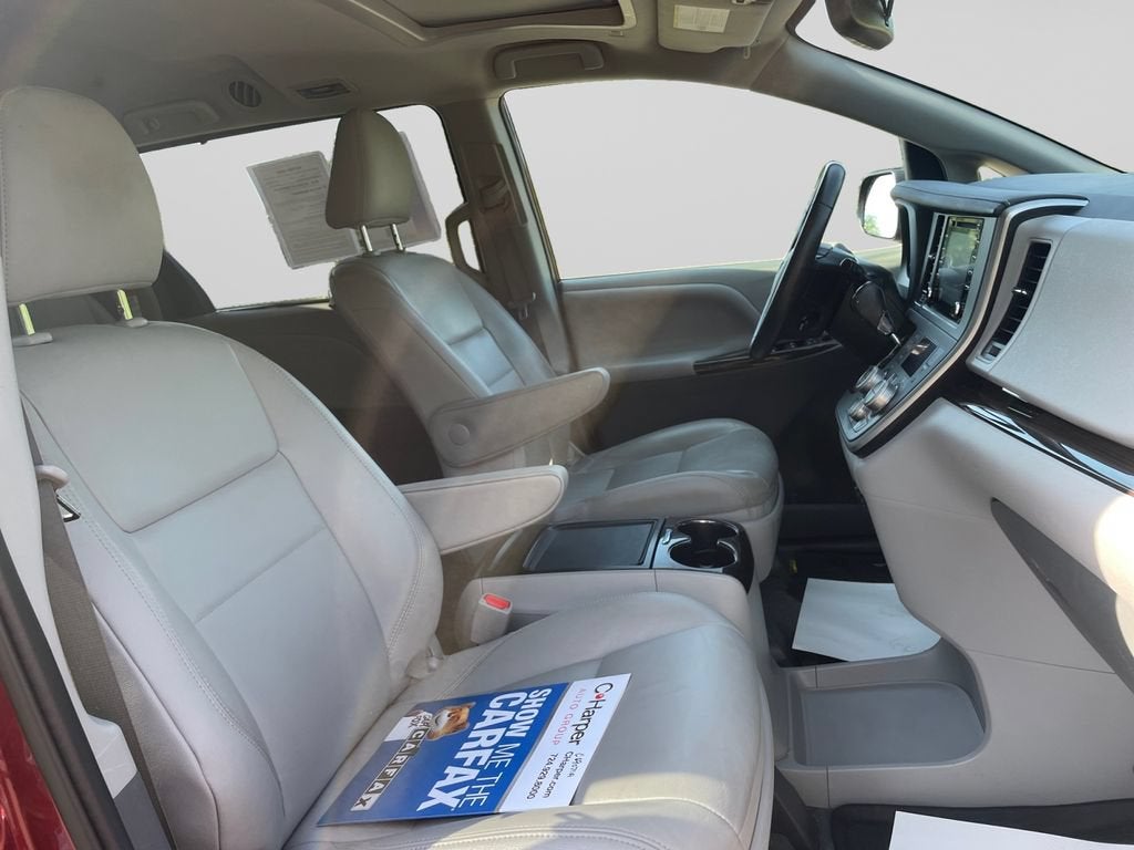 2020 Toyota Sienna XLE