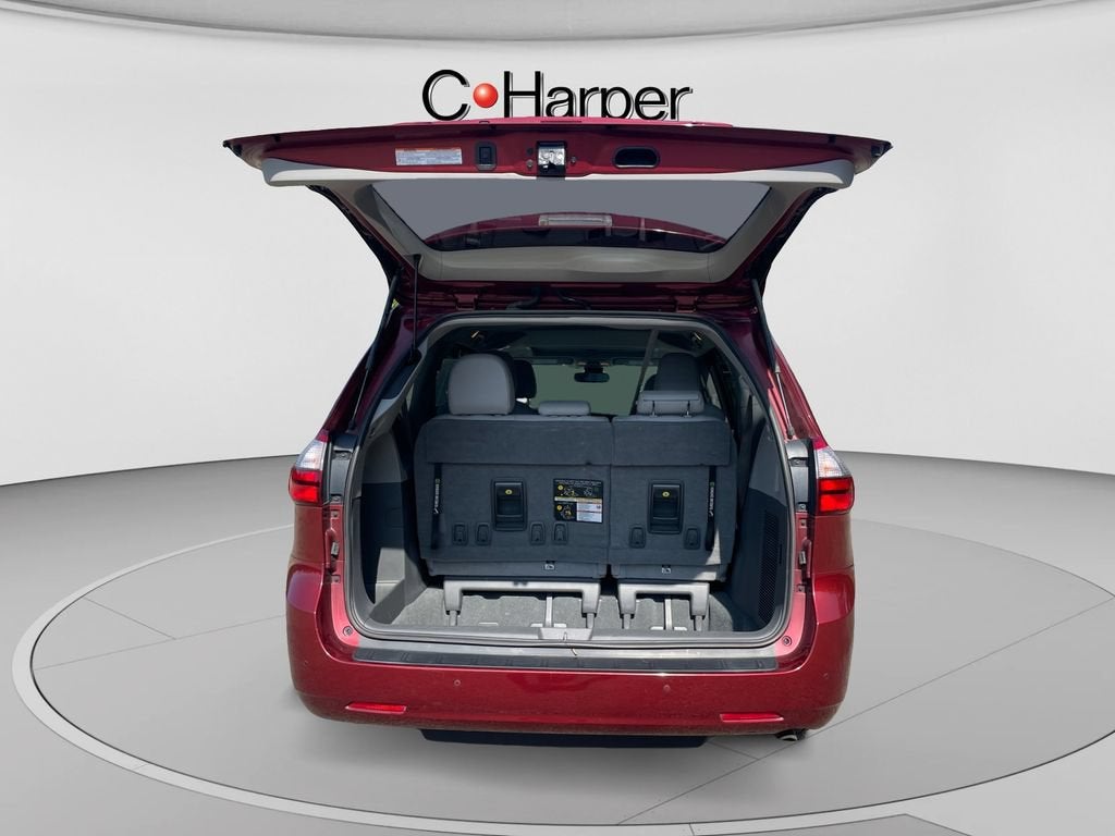 2020 Toyota Sienna XLE
