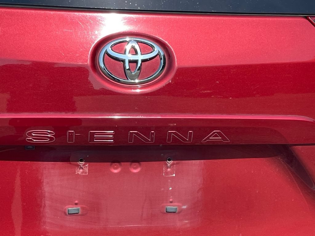 2020 Toyota Sienna XLE