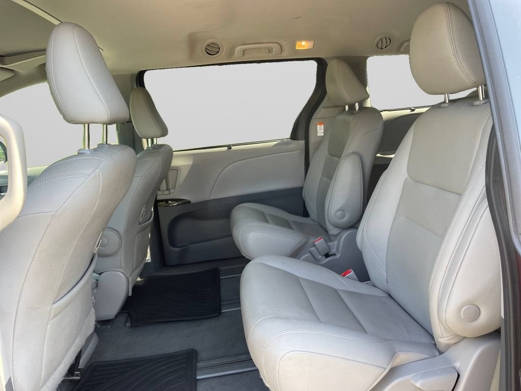 2020 Toyota Sienna XLE