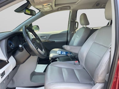 2020 Toyota Sienna XLE