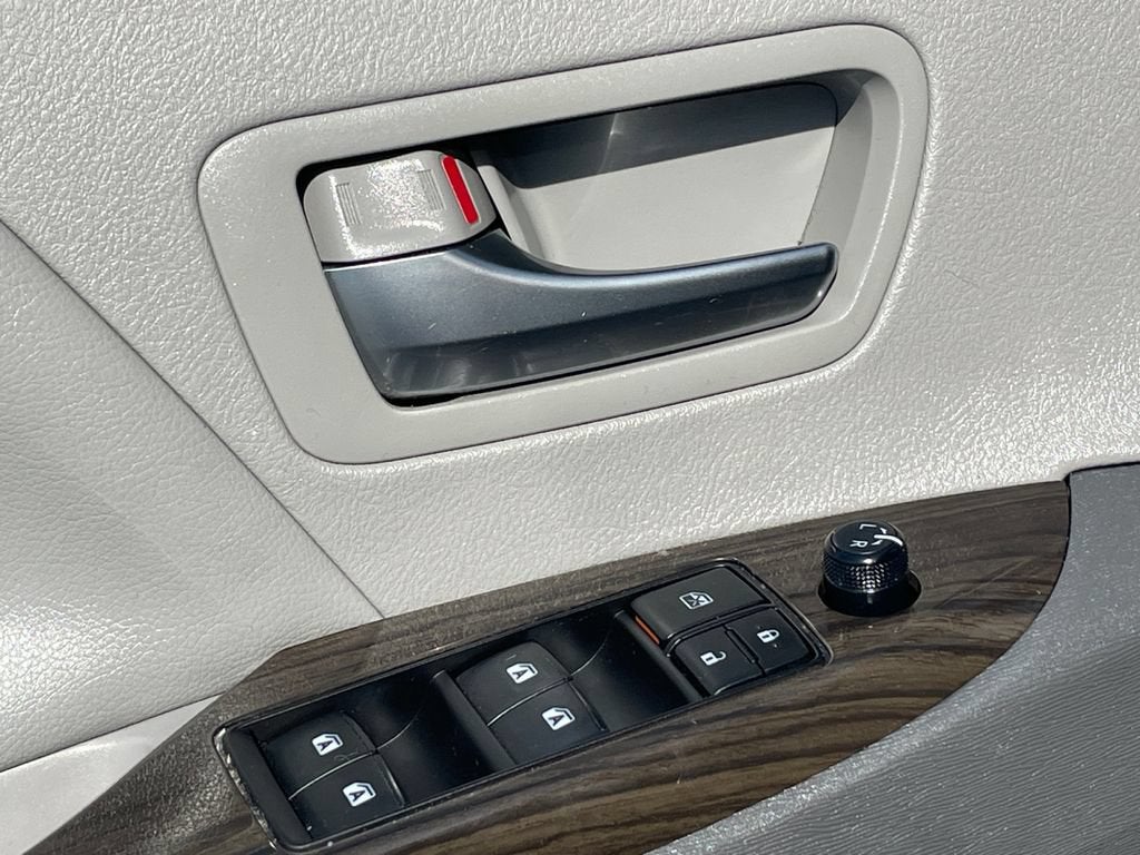 2020 Toyota Sienna XLE