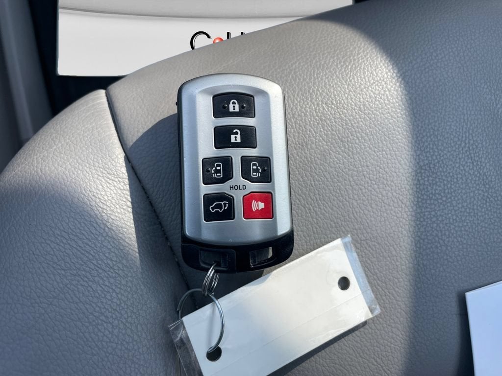 2020 Toyota Sienna XLE