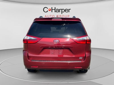 2020 Toyota Sienna XLE