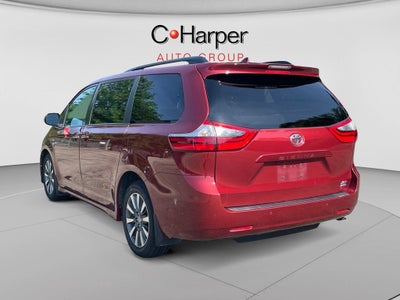 2020 Toyota Sienna XLE