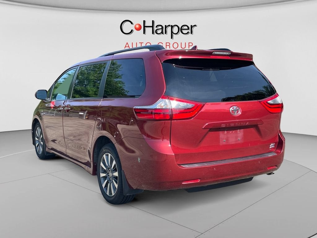 2020 Toyota Sienna XLE