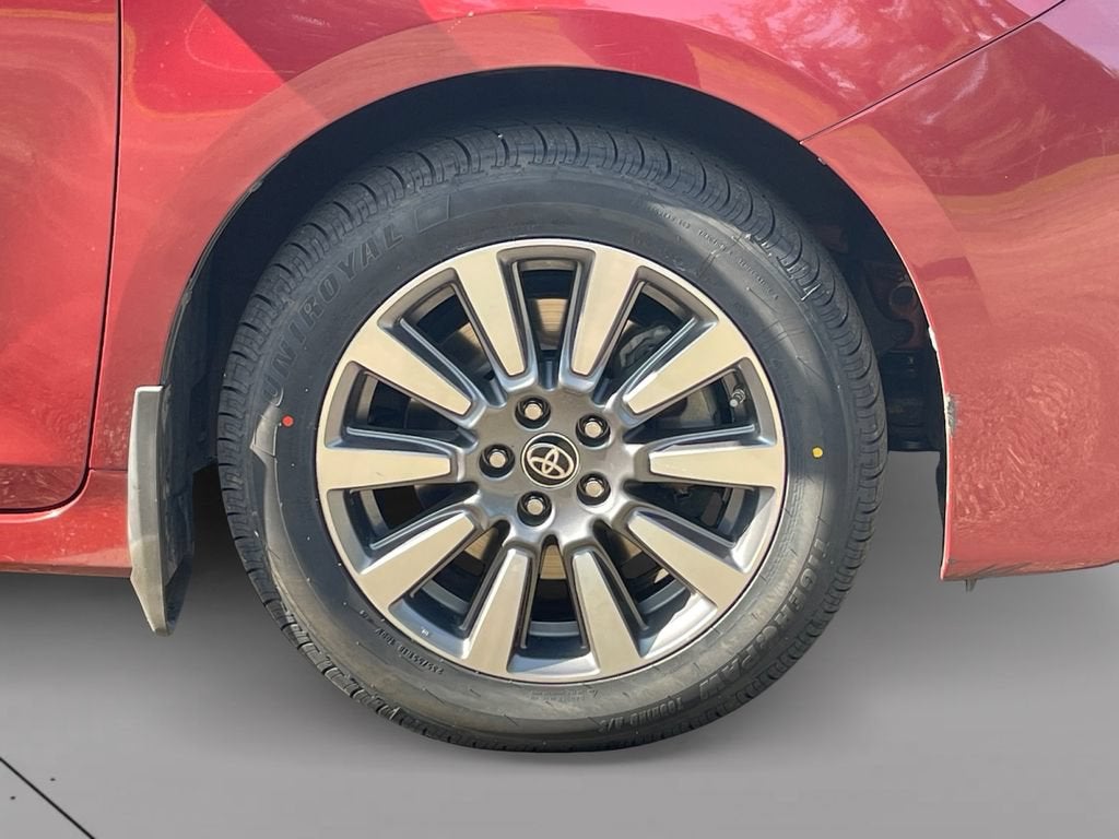 2020 Toyota Sienna XLE