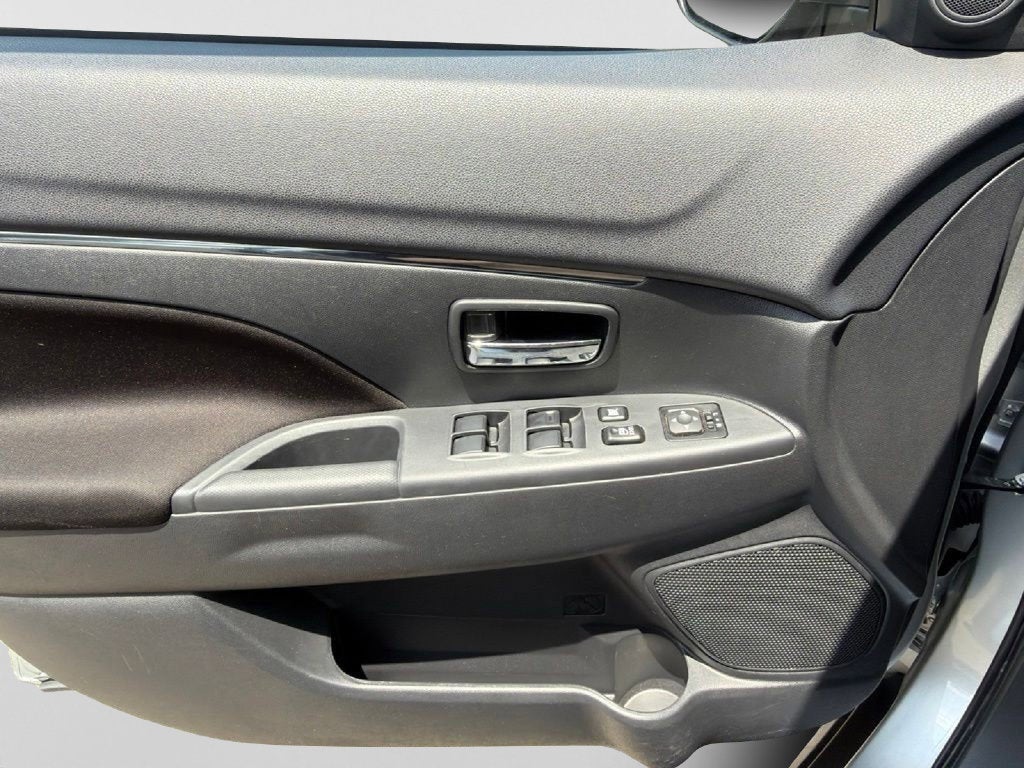 2025 Mitsubishi Outlander Sport S